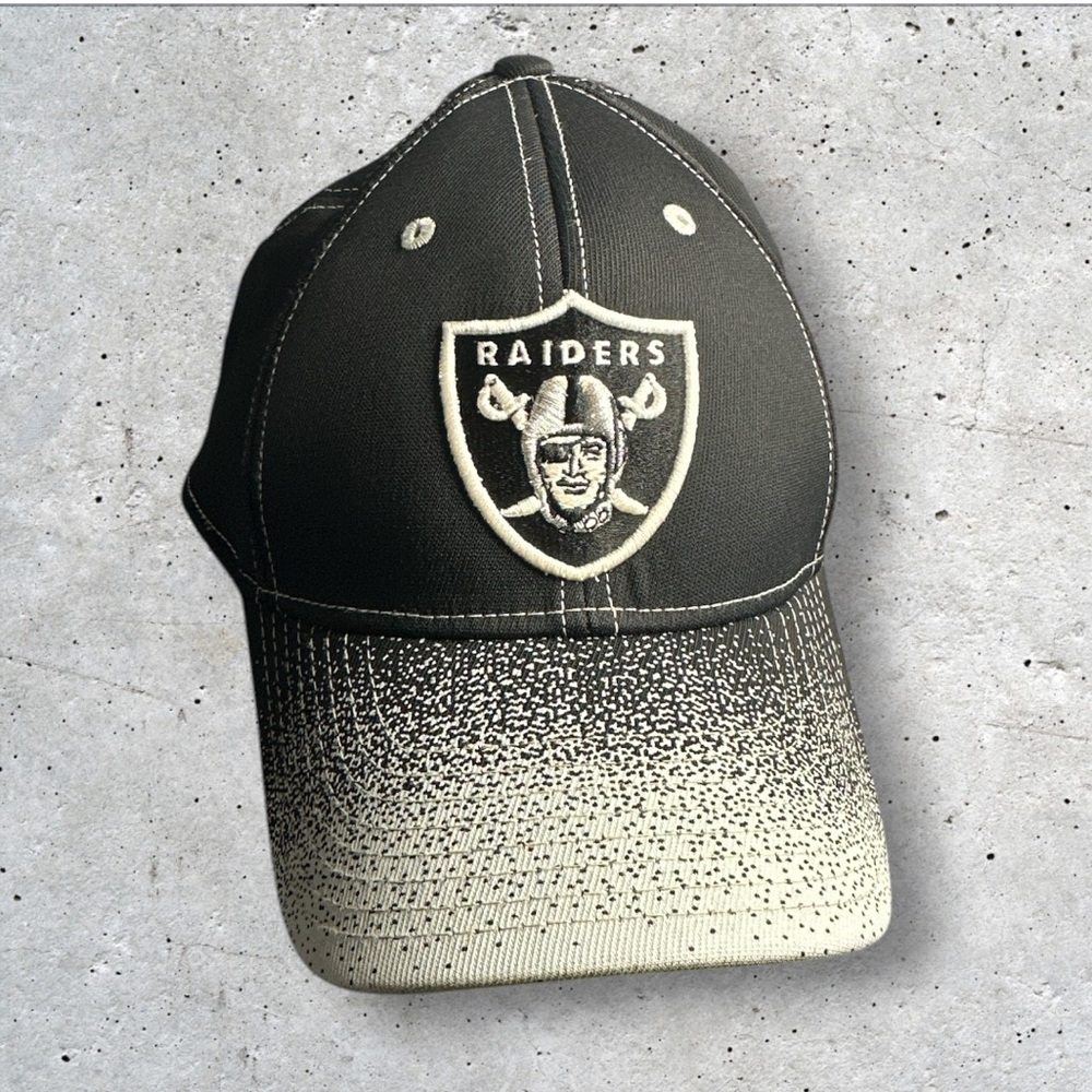 NFL Oakland Raiders Reebok adult structured flex fit hat size L/XL